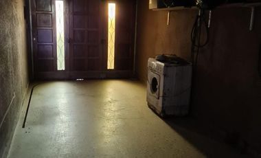 CASA DE GRAN TAMAÑO – IDEAL PARA DOS O TRES FAMILIAS – PATIO Y ESPACIO VERDE