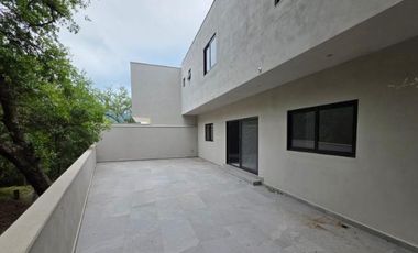Casa en VENTA o RENTA col privada Altares Carr nacional Santiago - Monterrey