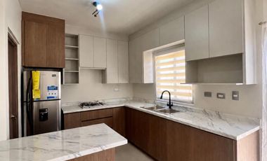 CASA EN RENTA SIENA RESIDENCIAL CON CASA CLUB EN ZONA RELIZ