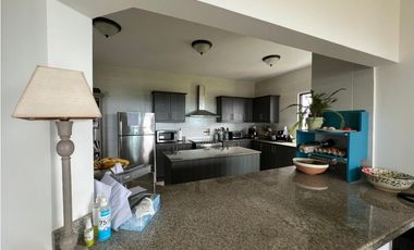 VENTA APARTAMENTO SEMI AMOBLADO SAN CARLOS