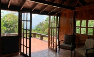 VENDO HERMOSA CASA DE MONTAÑA ESTILO VILLA INGLESA EN CERRO AZUL