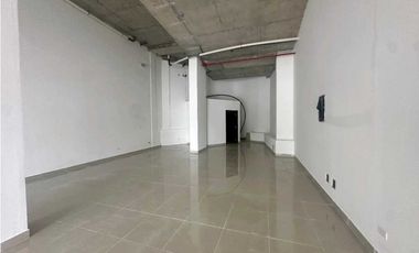 LOCAL COMERCIAL EN PARQUE LEFEVRE A PASOS DE WAIKIKI ESQUINA 137M2