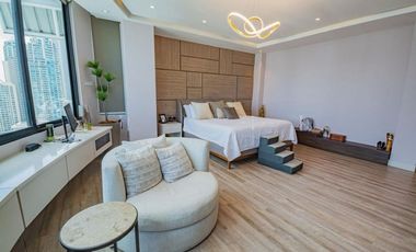 SE VENDE REMODELADO PH TORRE DEL PARQUE