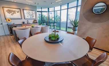 SE VENDE REMODELADO PH TORRE DEL PARQUE