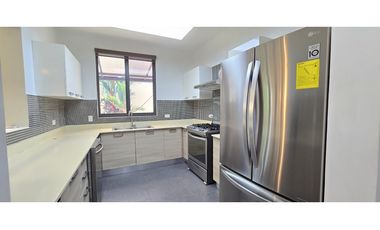 Se Vende Casa en River Valley con LOTE EXTRA y privilegiada Ubicación