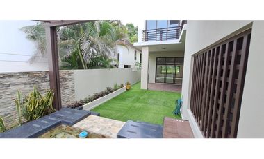 Venta de Casa con Jacuzzi en PH Nativa, Panamá Pacifico