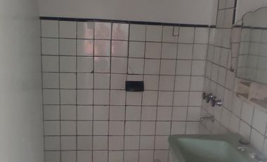 CASA AMERICANA EN VENTA 3 AMBIENTES EN TEMPERLEY