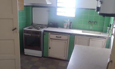 CASA AMERICANA EN VENTA 3 AMBIENTES EN TEMPERLEY