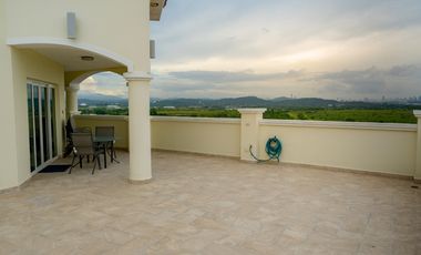 se vende o alquila penthouse en Tucan Country Club & Resort