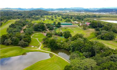 se vende o alquila penthouse en Tucan Country Club & Resort