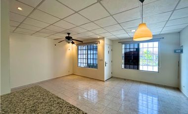 Casa de 196.35m2 en venta en Tocumen, Panamá. 25-8016.