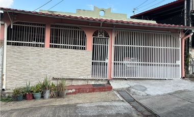 ¡OPORTUNIDAD ÚNICA! CASA REMODELADA EN ALTOS DEL CRISOL