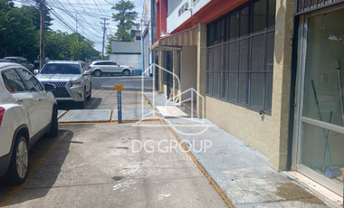 Venta de local comercial en Parque Lefevre