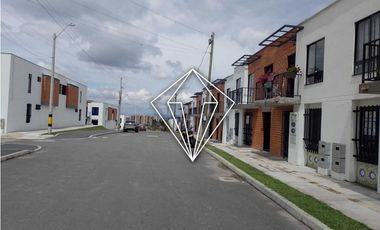 CASA EN ARRIENDO EL CARMEN DE VIBORAL