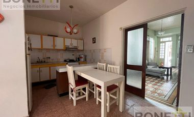 Casa antigua en venta en excelente ubicación y un hermoso patio