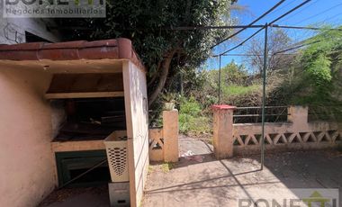 Casa antigua en venta en excelente ubicación y un hermoso patio