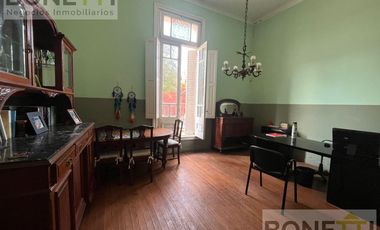 Casa antigua en venta en excelente ubicación y un hermoso patio