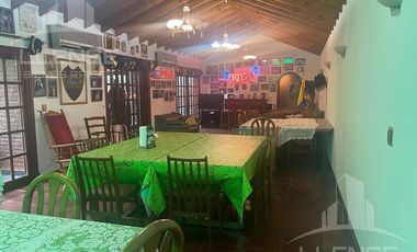 Casa estilo chalet 6 ambientes con jardín y quincho en venta - Bernal