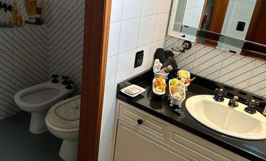 Casa estilo chalet 6 ambientes con jardín y quincho en venta - Bernal