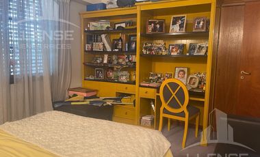 Casa estilo chalet 6 ambientes con jardín y quincho en venta - Bernal