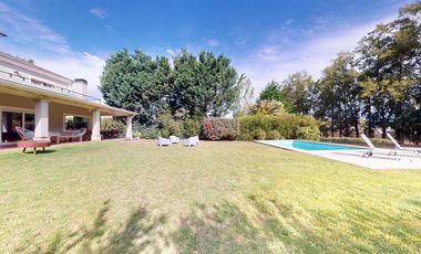 Casa en Venta en Abril Club de Campo