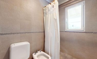 Casa en Venta en Abril Club de Campo