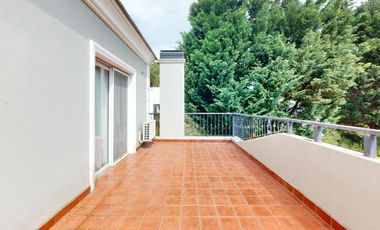 Casa en Venta en Abril Club de Campo