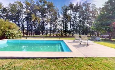 Casa en Venta en Abril Club de Campo