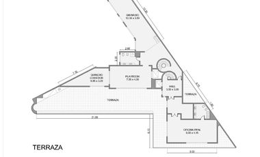 Casa en Barrio Parque con 7 dormitorios, jardin, terraza, 2 cocheras, 2 ascensores, 45 m de frente