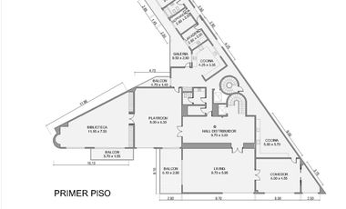 Casa en Barrio Parque con 7 dormitorios, jardin, terraza, 2 cocheras, 2 ascensores, 45 m de frente