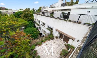 Casa en Barrio Parque con 7 dormitorios, jardin, terraza, 2 cocheras, 2 ascensores, 45 m de frente