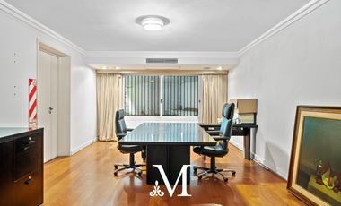 Casa en Barrio Parque con 7 dormitorios, jardin, terraza, 2 cocheras, 2 ascensores, 45 m de frente