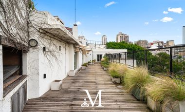 Casa en Barrio Parque con 7 dormitorios, jardin, terraza, 2 cocheras, 2 ascensores, 45 m de frente