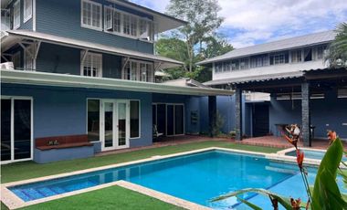 Edificio en Venta en Clayton