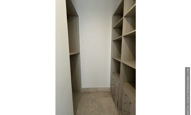 SEA CONFIABLE VENDE APARTAMENTO EN PH DELUXE