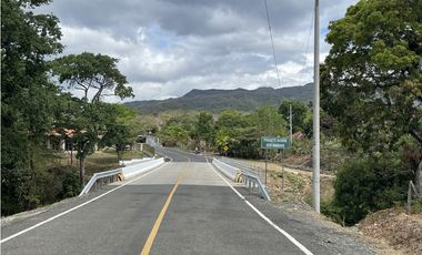 Terreno 1 Has en Boca Dos Rios El Harino, Penonome