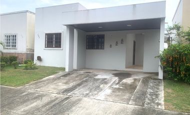 VENDO CASA EN ARBOLEDAS LOS OLIVOS LA CHORRERA
