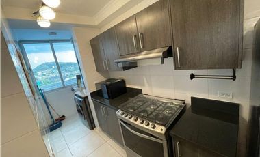 Venta de apartamento detrás de la Univ. Latina, PH Sky Point Tower