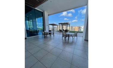 Venta de apartamento detrás de la Univ. Latina, PH Sky Point Tower