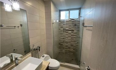 Venta de apartamento detrás de la Univ. Latina, PH Sky Point Tower