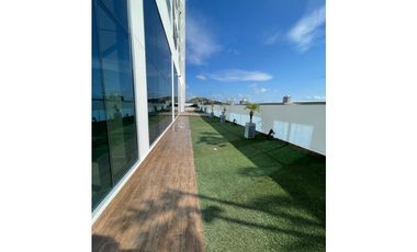 Venta de apartamento detrás de la Univ. Latina, PH Sky Point Tower