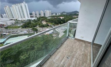 Venta de apartamento detrás de la Univ. Latina, PH Sky Point Tower