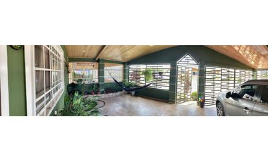 SE VENDE HERMOSA CASA EN PRADERAS DEL CAMPO CHORRERA
