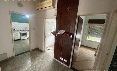 Venta casa 3 ambientes con cochera en Quilmes