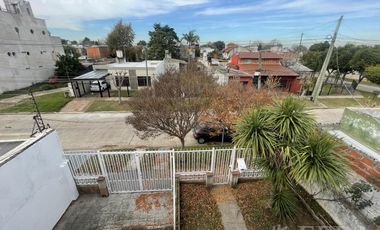 Venta casa 3 ambientes con cochera en Quilmes