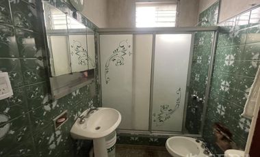 Venta casa 3 ambientes con cochera en Quilmes