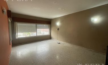 Venta casa 3 ambientes con cochera en Quilmes