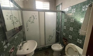 Venta casa 3 ambientes con cochera en Quilmes