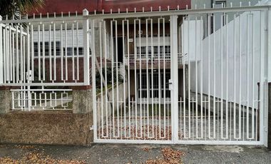 Venta casa 3 ambientes con cochera en Quilmes