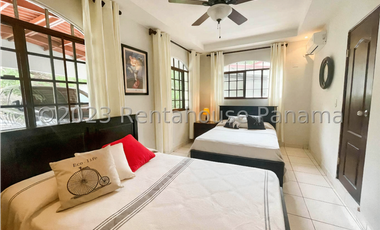 Casa de dos niveles en venta en Las Cumbres, Panamá. 24-2190.